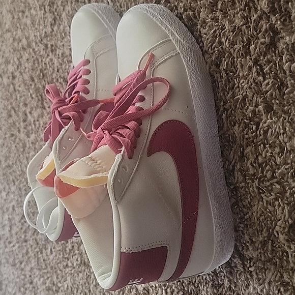 Nike Zoom Blazer Mid SB 'Sweet Beet - Picture 5 of 5